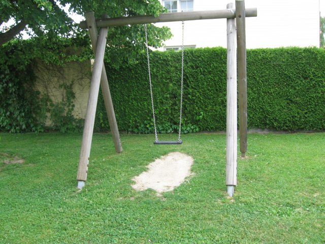 Grossansicht in neuem Fenster: Kinderspielplatz Mainburger Straße 2