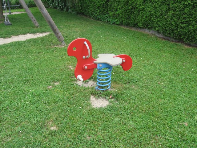 Grossansicht in neuem Fenster: Kinderspielplatz Mainburger Straße 5