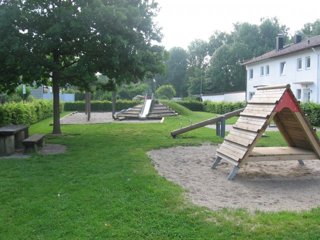 Grossansicht in neuem Fenster: Kinderspielplatz Leipziger Straße 3