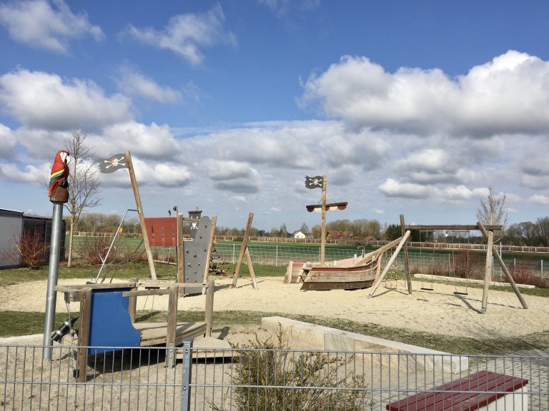 Grossansicht in neuem Fenster: Kinderspielplatz Ginsterstraße