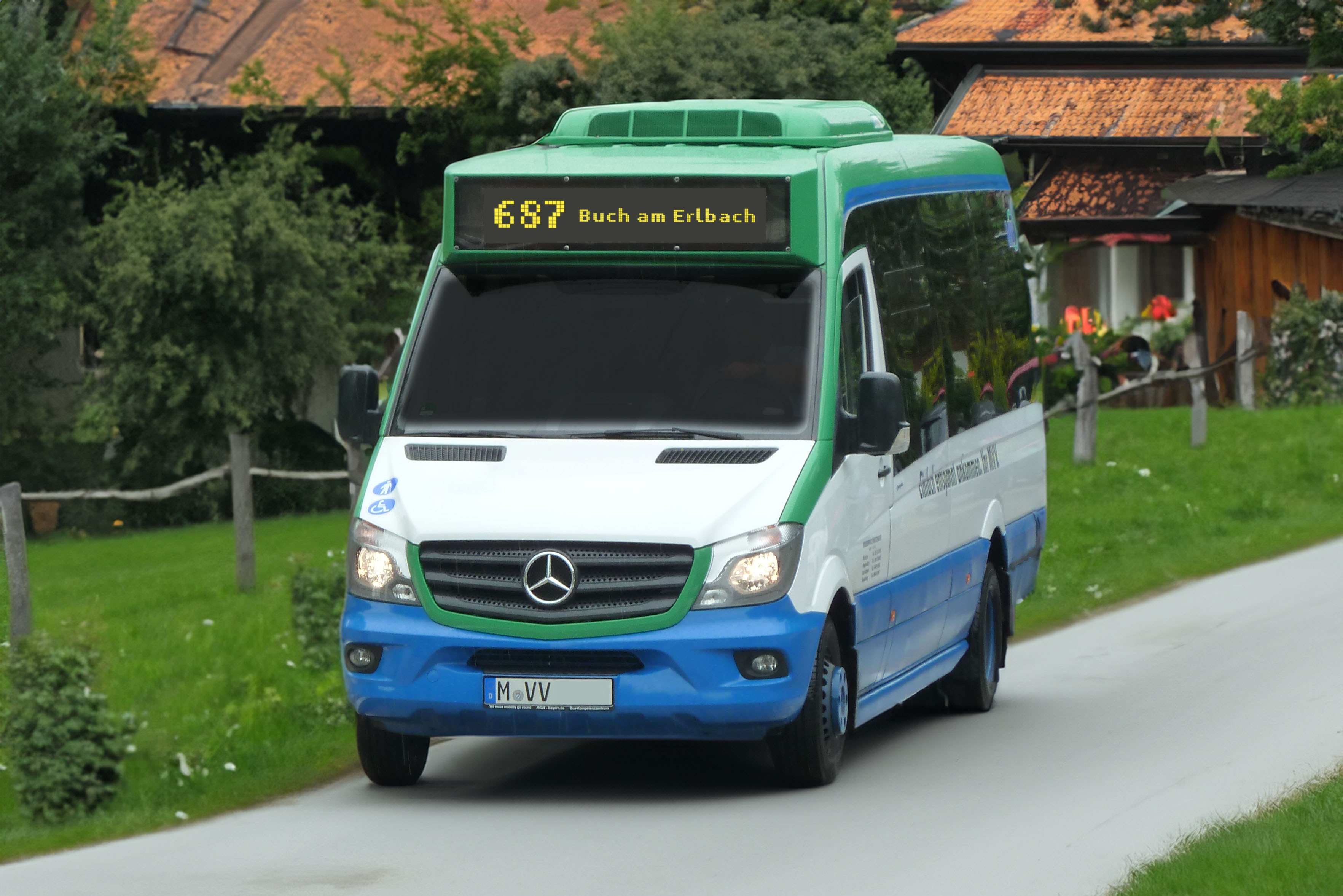 Symbolbild Kurzbus Sprinter 687